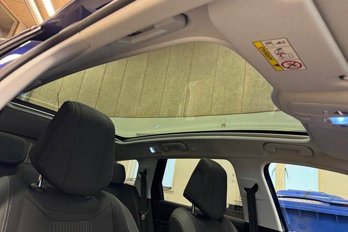 Blå Peugeot 308 fra 2020