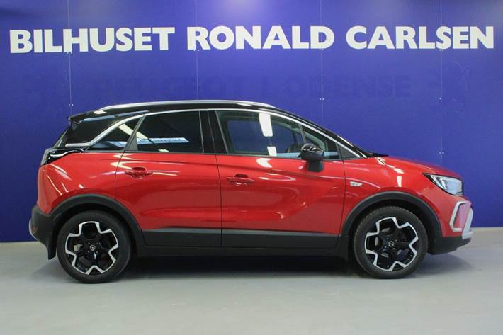 Rød Opel Crossland fra 2021