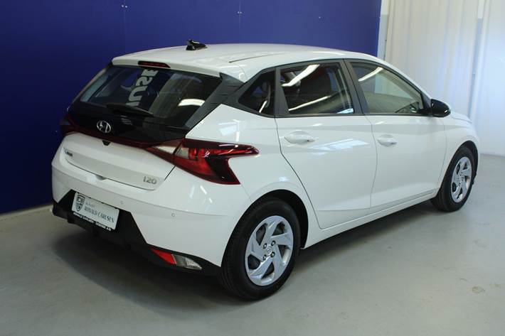 Hvid Hyundai i20 fra 2022