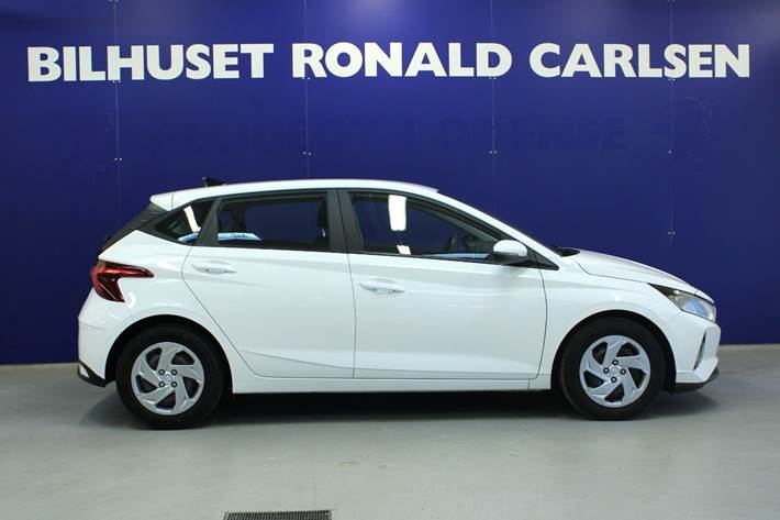 Hvid Hyundai i20 fra 2022