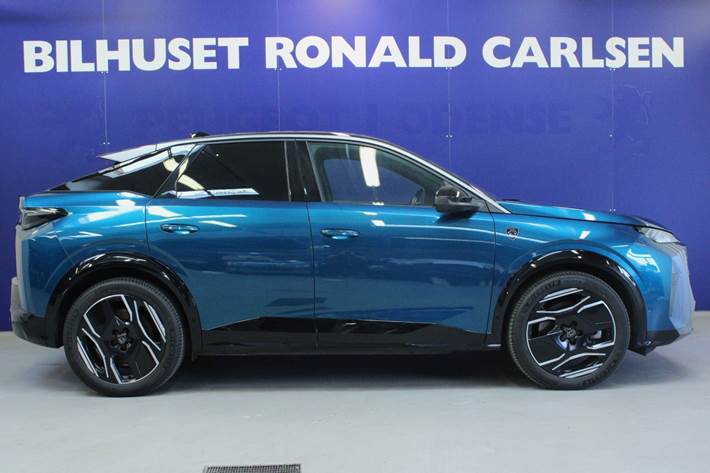 Blå Peugeot e-3008 fra 2024