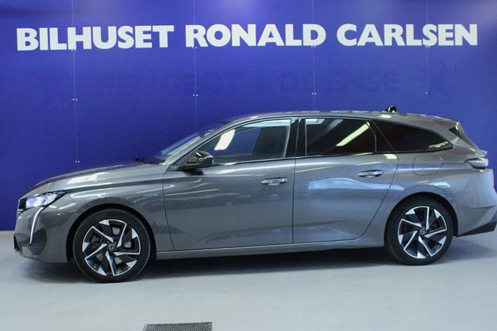 Grå Peugeot 308 fra 2022