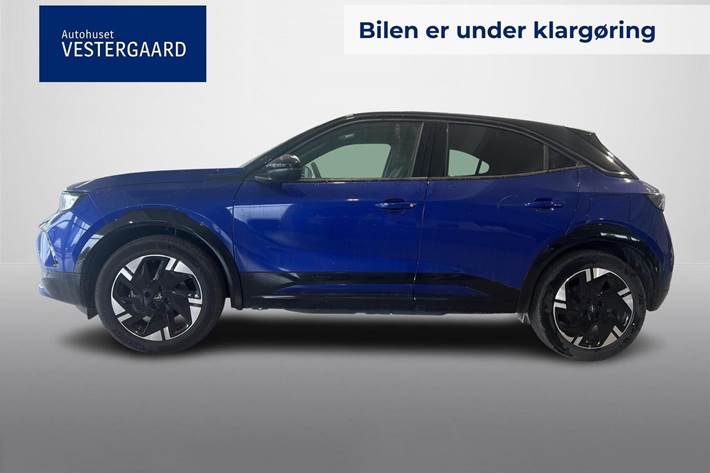 Blå Opel Mokka-e fra 2025