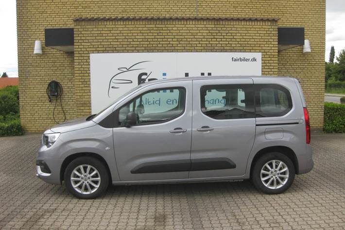 Grøn Opel Combo-e Life fra 2023