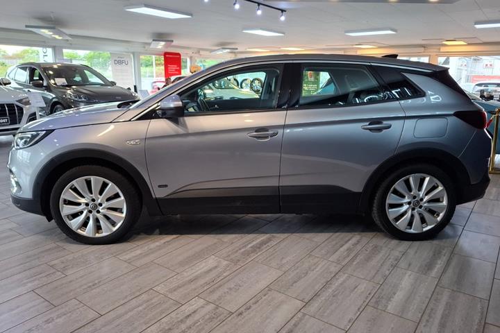 Sølv Opel Grandland X fra 2020