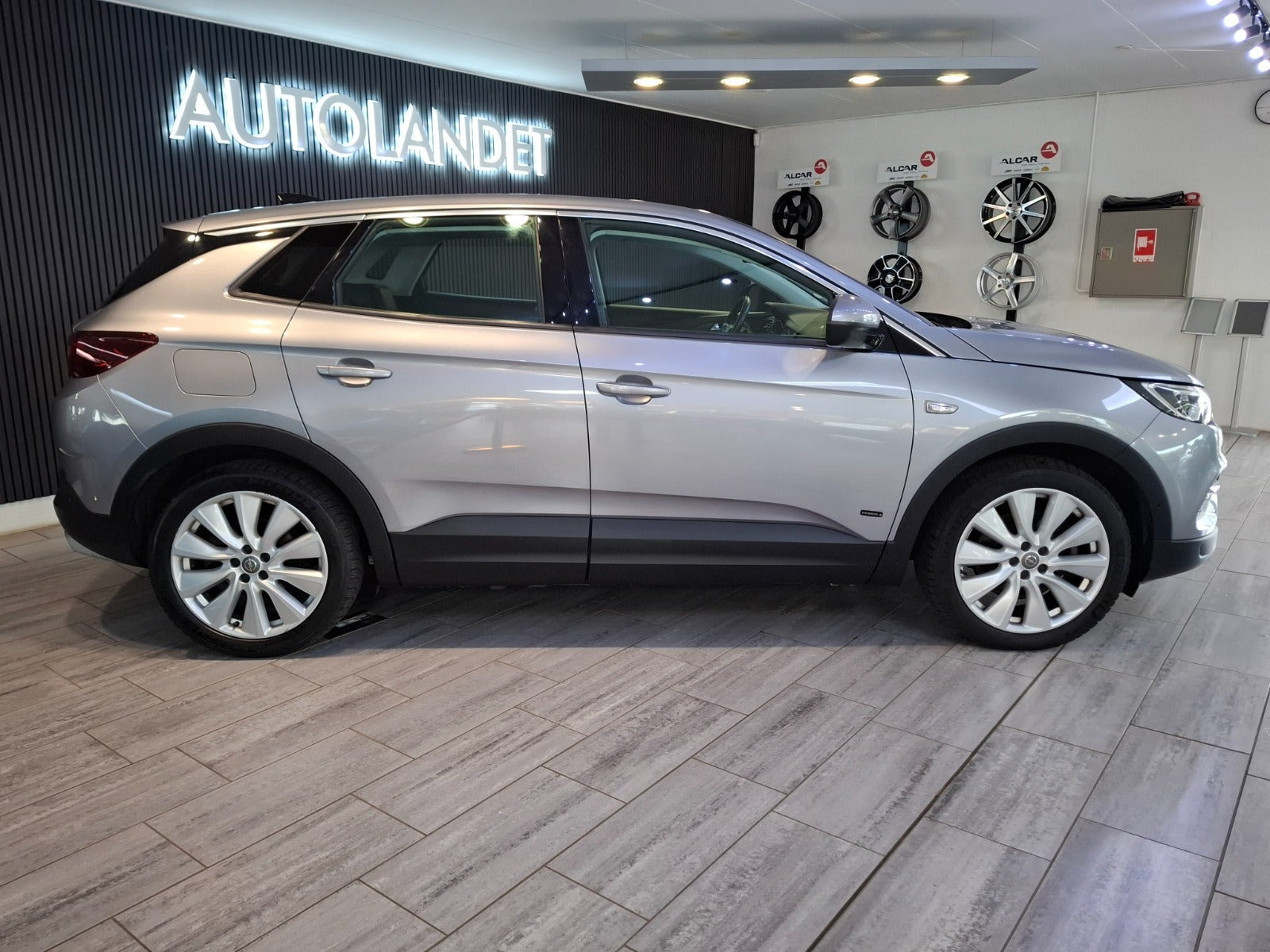 Sølv Opel Grandland X fra 2020