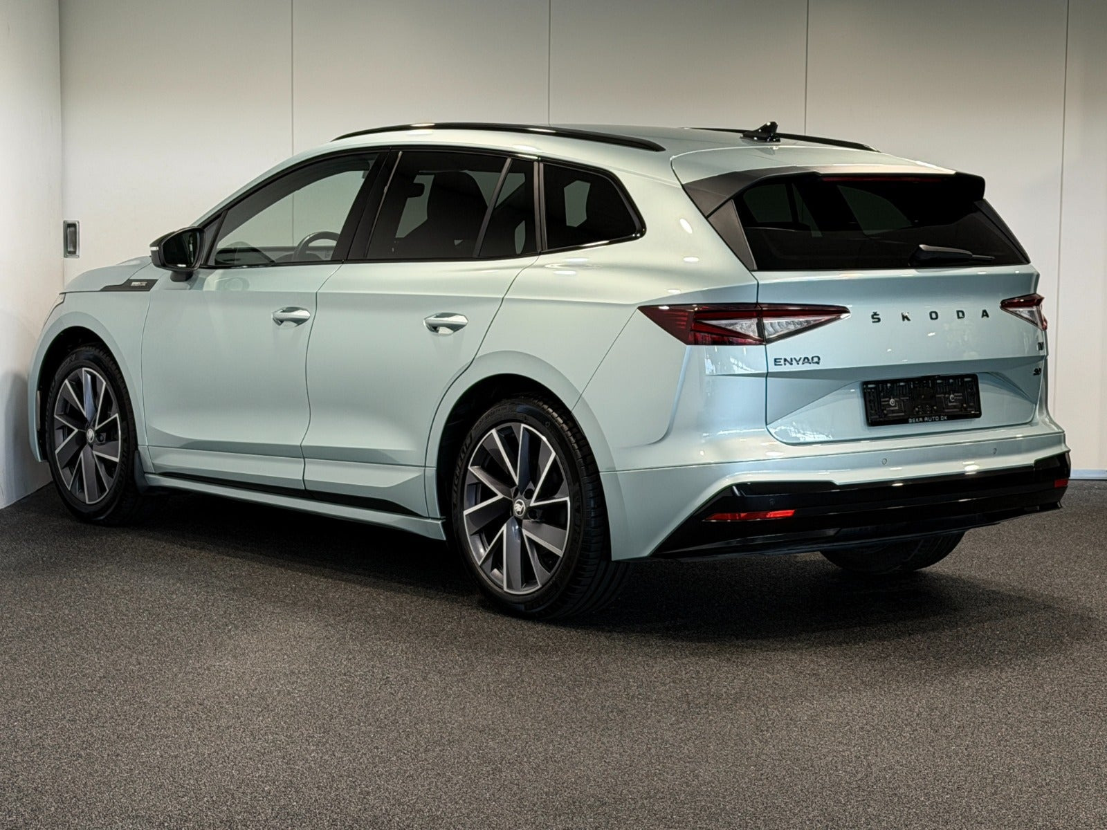 Sølv Skoda Enyaq fra 2023