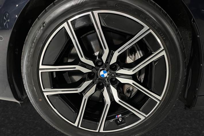 Sort BMW i7 fra 2026
