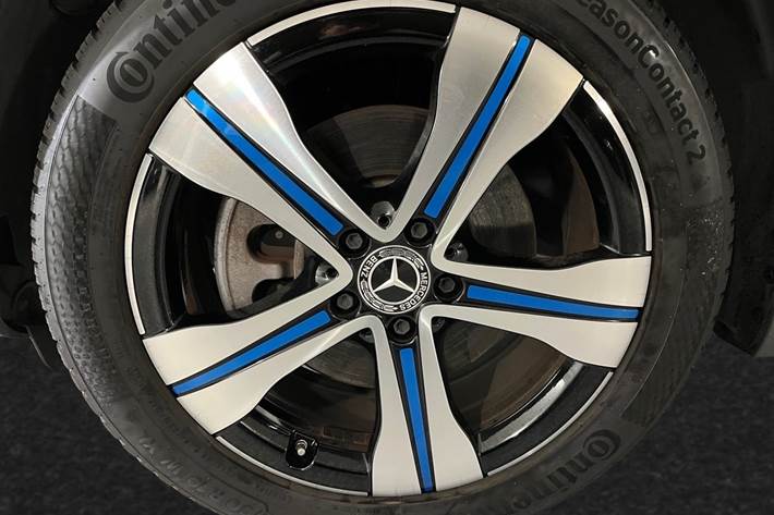 Hvid Mercedes EQA250 fra 2021