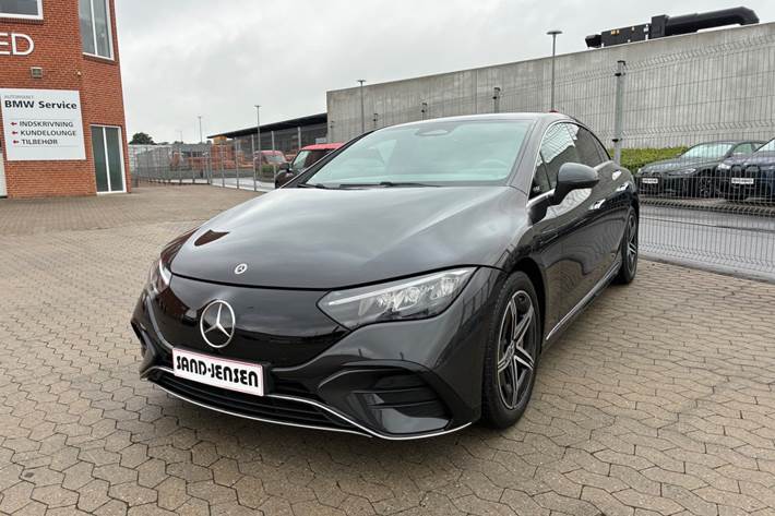 Grå Mercedes EQE350 fra 2024
