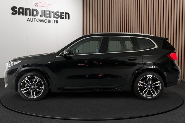 Sort BMW iX1 fra 2023