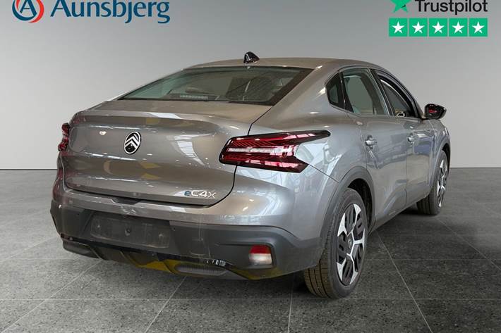 Grå Citroën ë-C4 X fra 2025