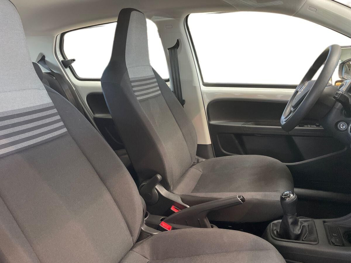 Hvid VW UP! fra 2023
