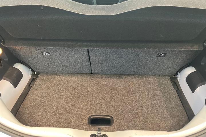 Hvid VW UP! fra 2023
