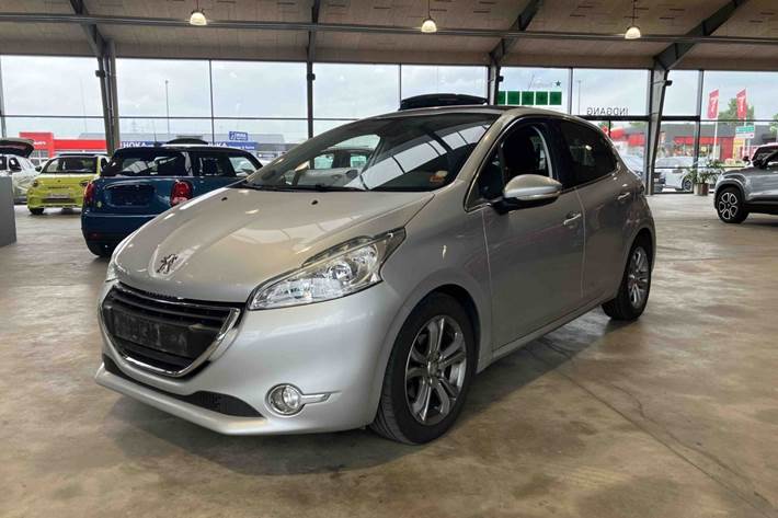 Sølv Peugeot 208 fra 2015