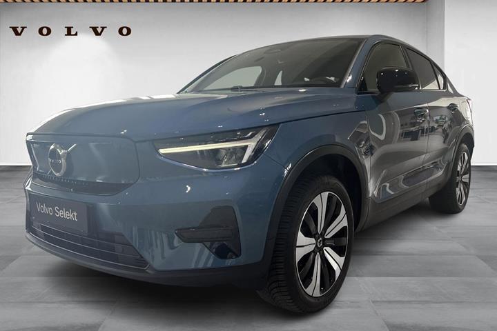 Blå Volvo C40 fra 2022 set udefra