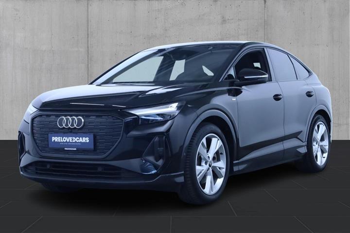 Sort Audi Q4 e-tron fra 2021 set udefra