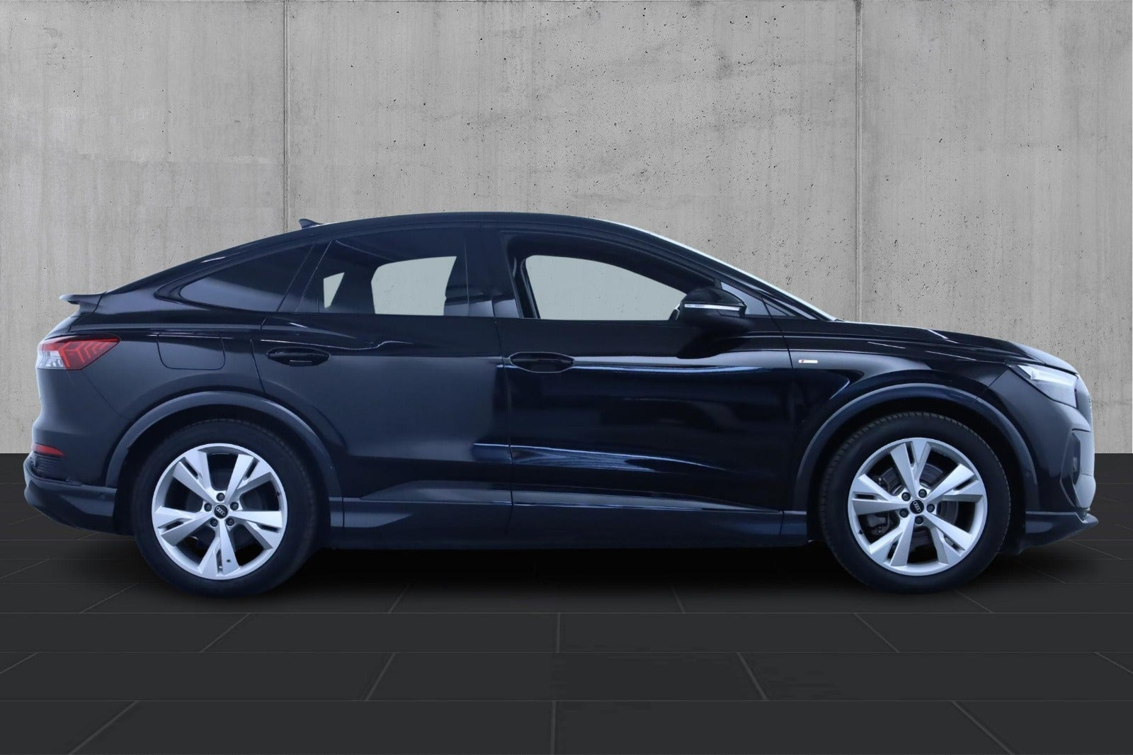 Sort Audi Q4 e-tron fra 2021