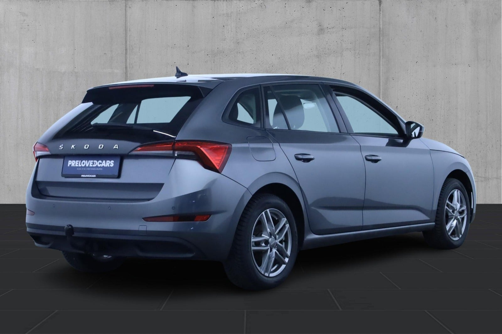 Grå Skoda Scala fra 2023