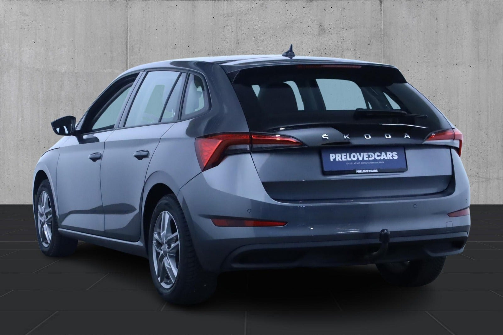 Grå Skoda Scala fra 2023