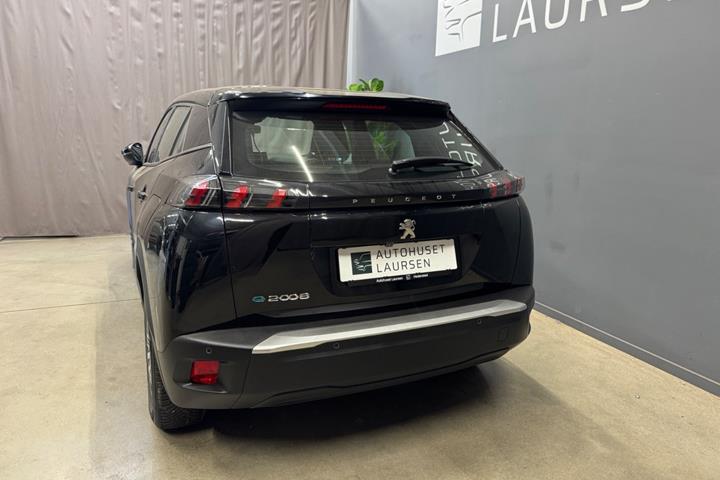 Sort Peugeot e-2008 fra 2023