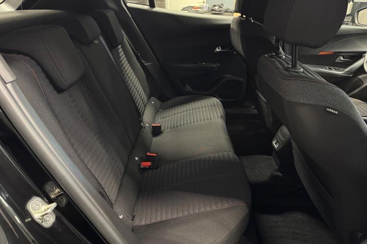 Sort Peugeot e-2008 fra 2023