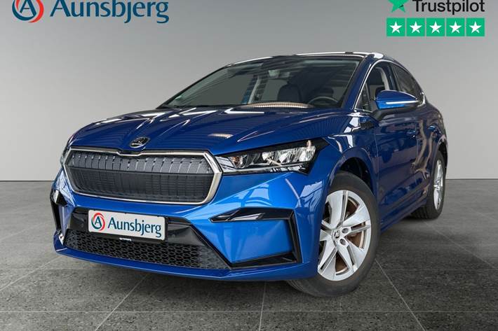 Blå Skoda Enyaq fra 2022 set udefra