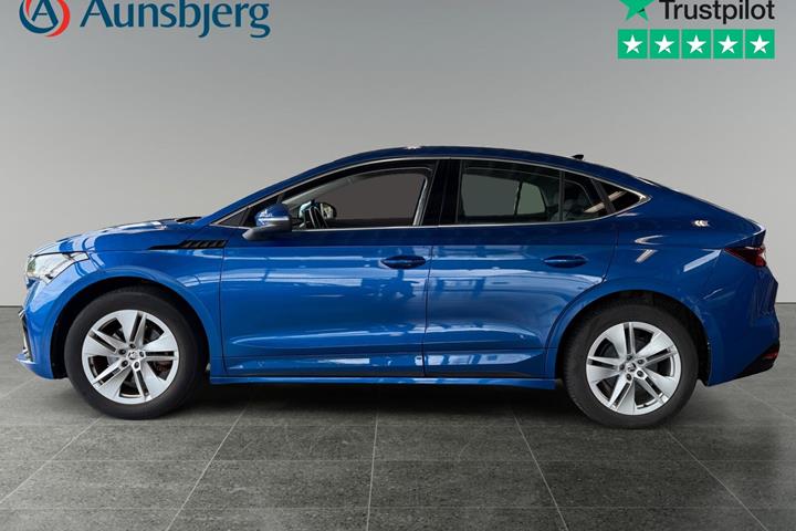 Blå Skoda Enyaq fra 2022