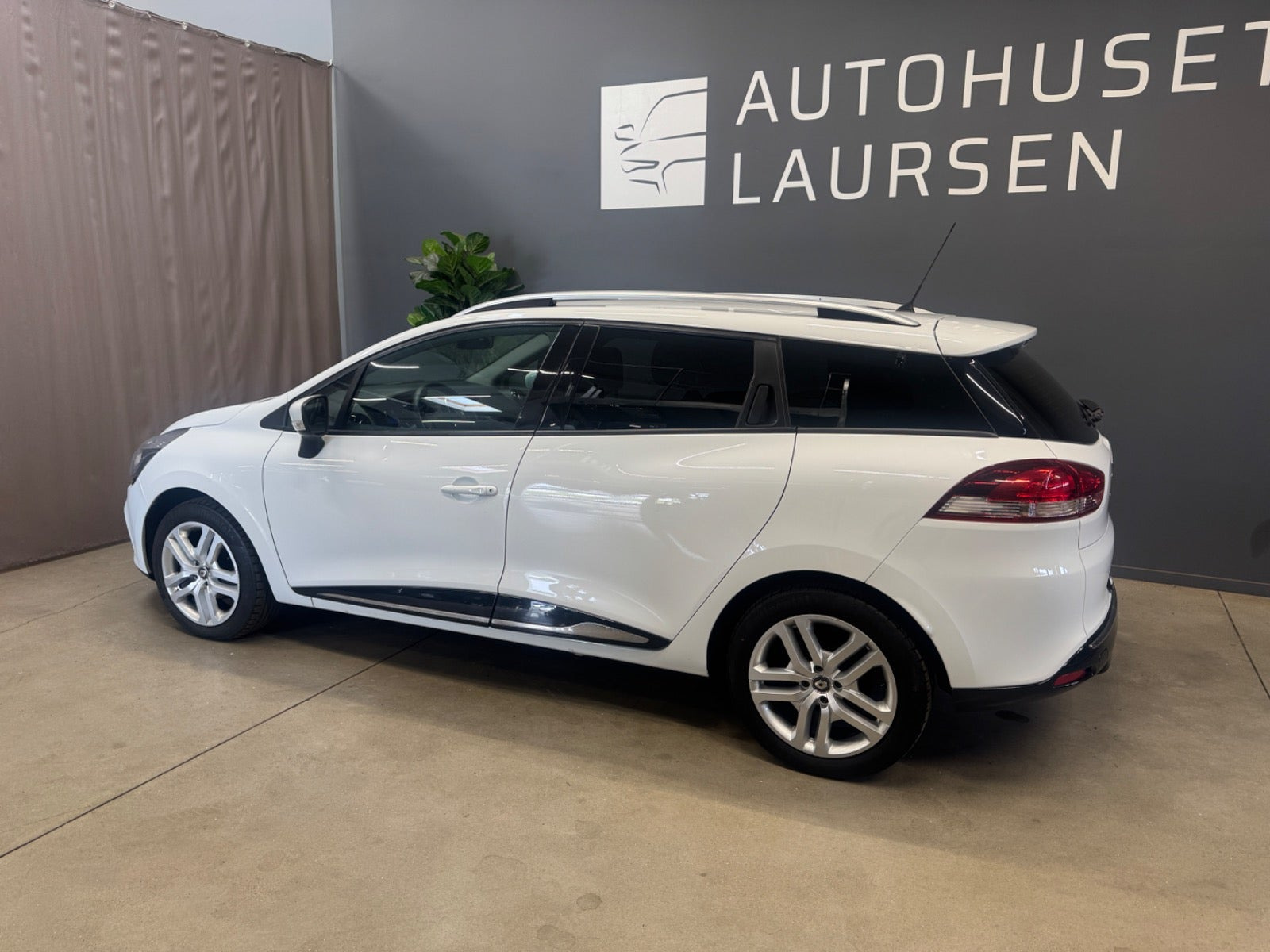 Hvid Renault Clio IV fra 2018