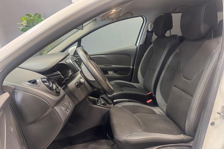 Hvid Renault Clio IV fra 2018