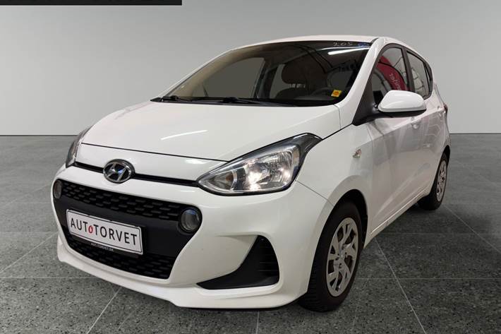 Hvid Hyundai i10 fra 2019 set udefra