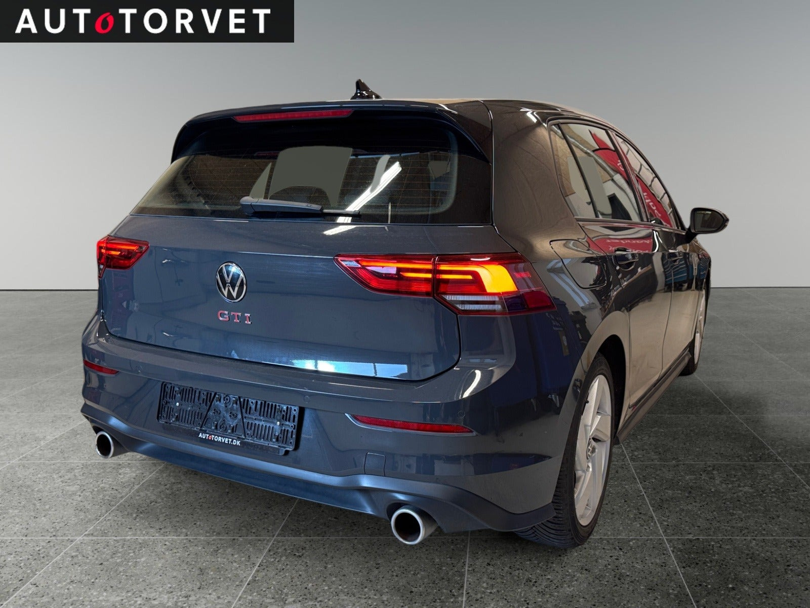 Grå VW Golf VIII fra 2024