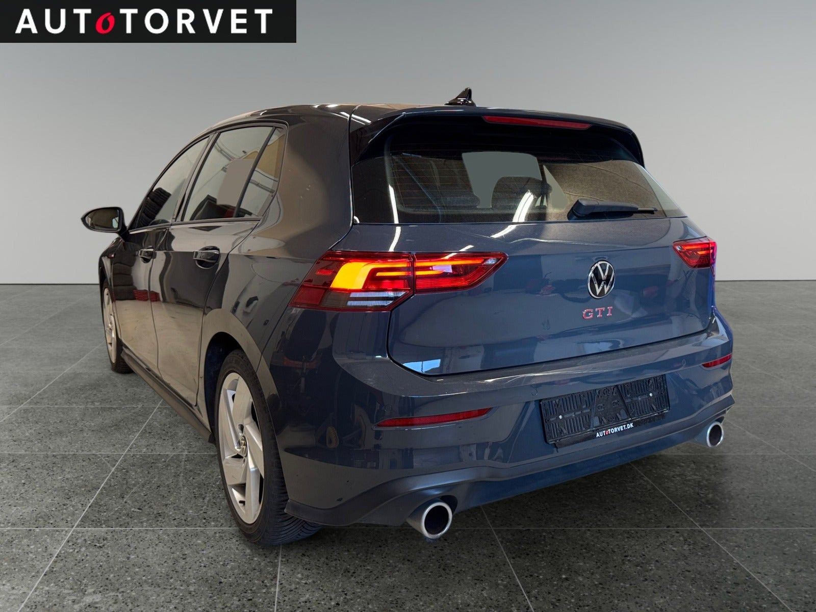 Grå VW Golf VIII fra 2024