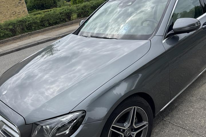 Grå Mercedes 220 D fra 2016