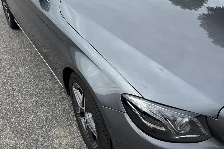 Grå Mercedes 220 D fra 2016