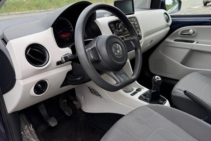 Blå VW UP! fra 2013