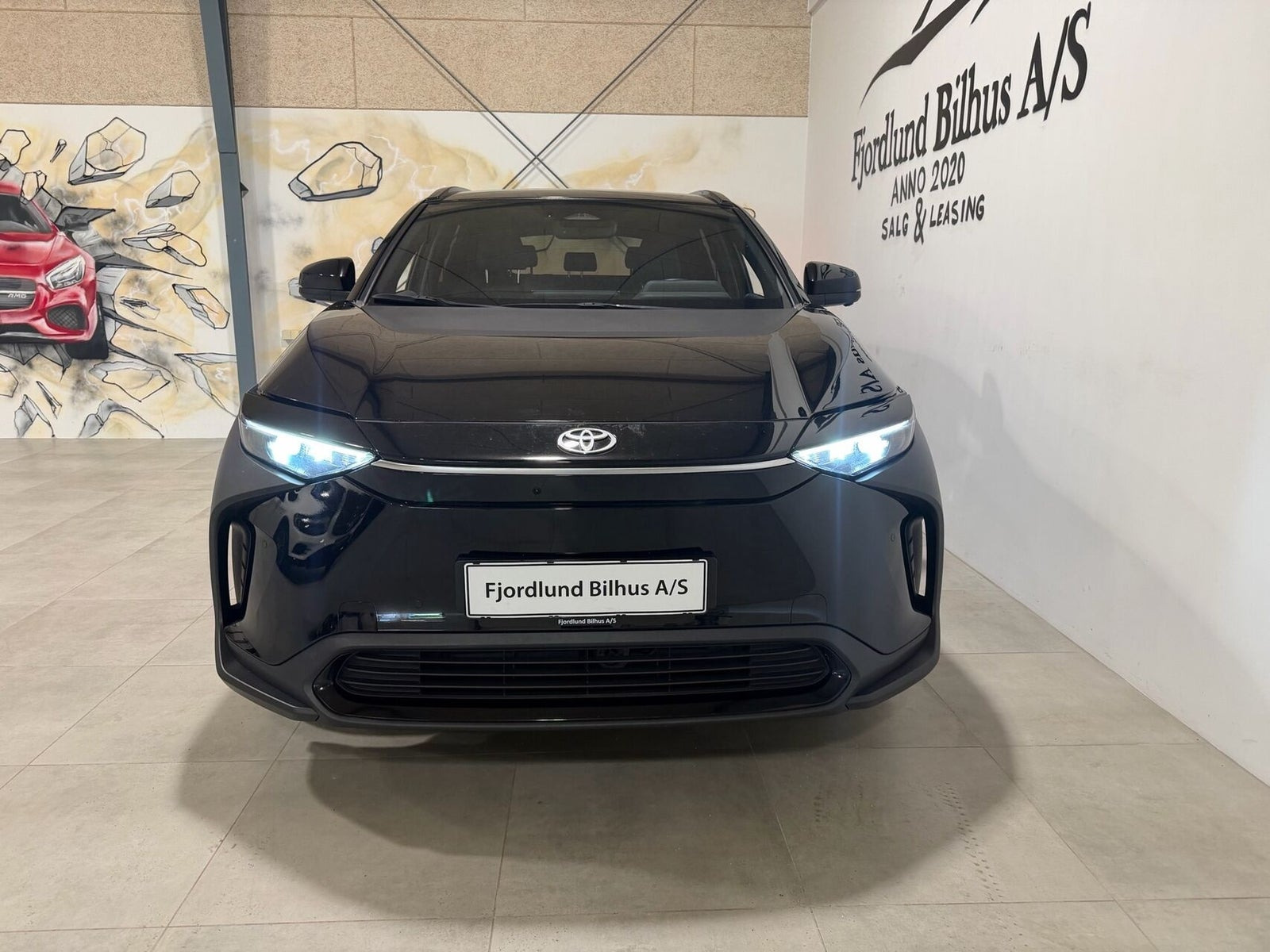 Sort Toyota BZ4X fra 2023