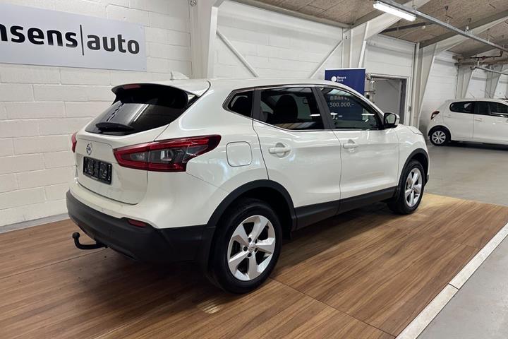 Hvid Nissan Qashqai fra 2019