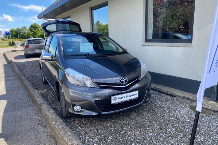 undefined Toyota Yaris fra 2011