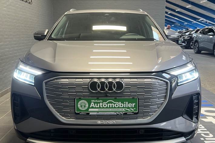 Grå Audi Q4 e-tron fra 2022