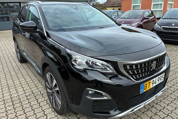 Sort Peugeot 3008 fra 2018