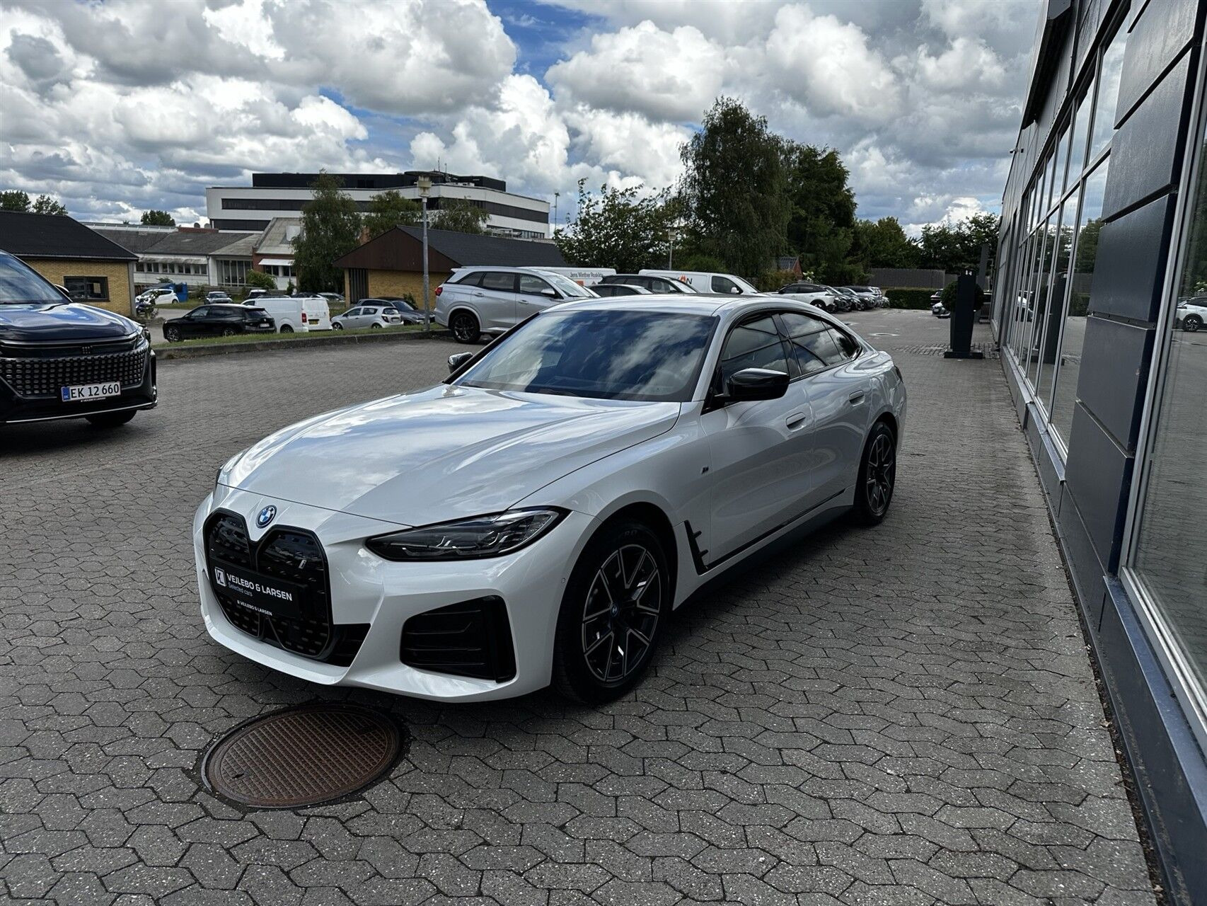 Hvid BMW i4 fra 2023