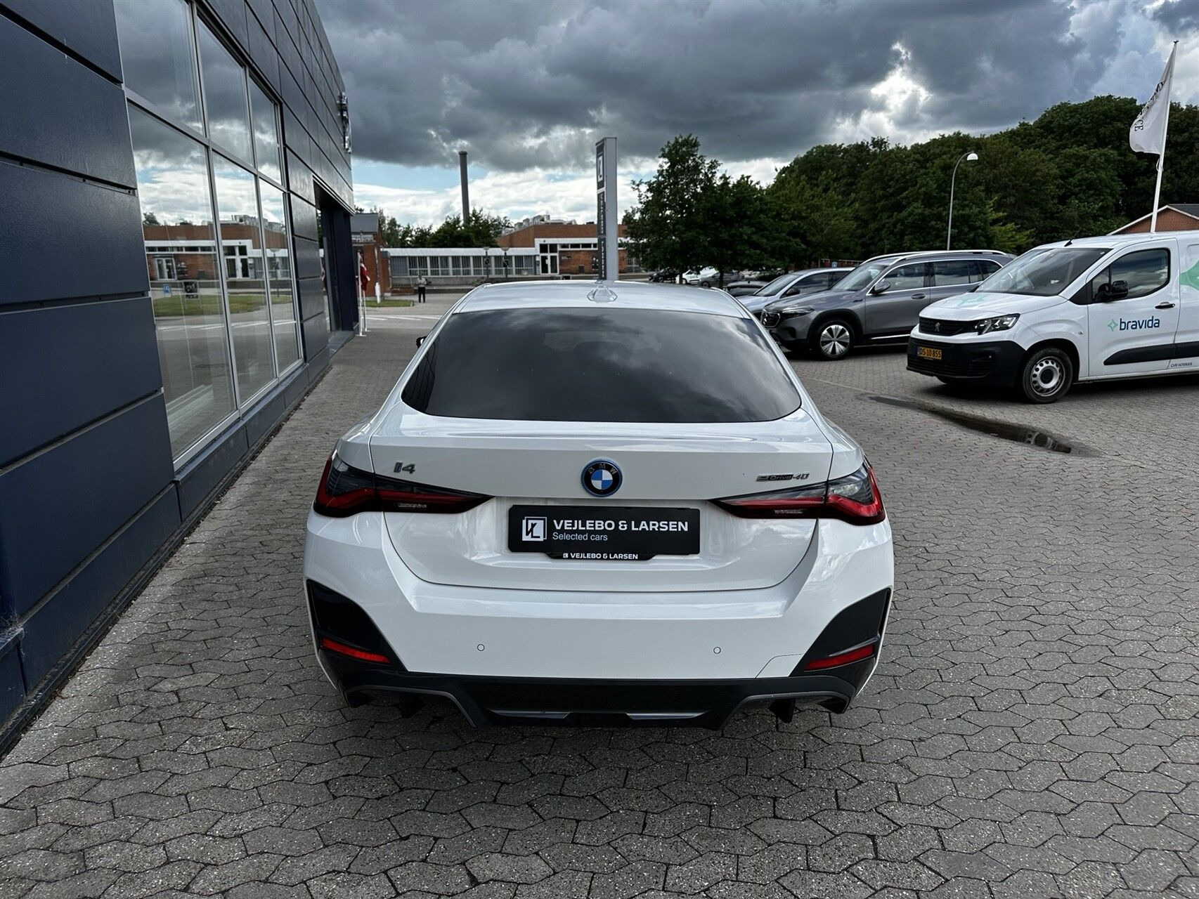 Hvid BMW i4 fra 2023