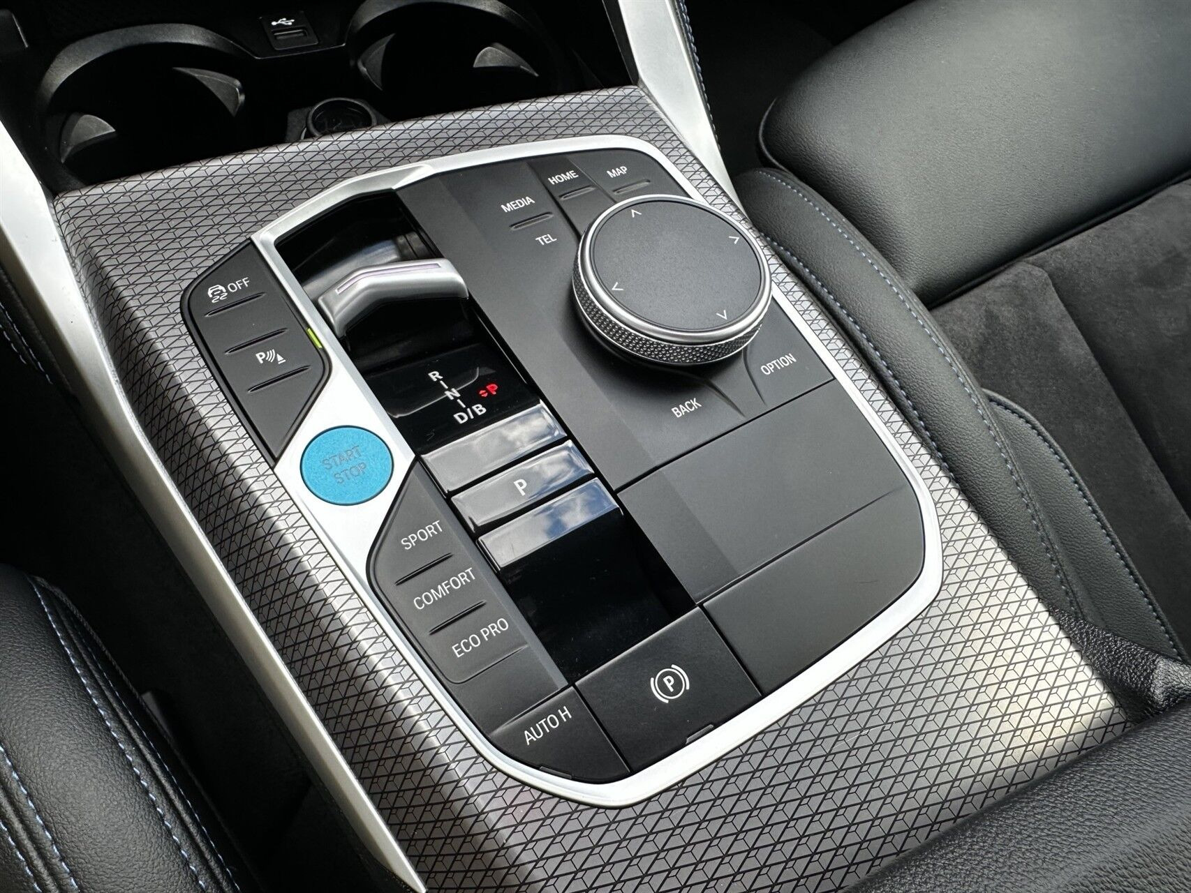 Hvid BMW i4 fra 2023