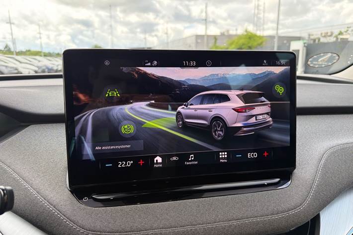 Blå Skoda Enyaq fra 2023