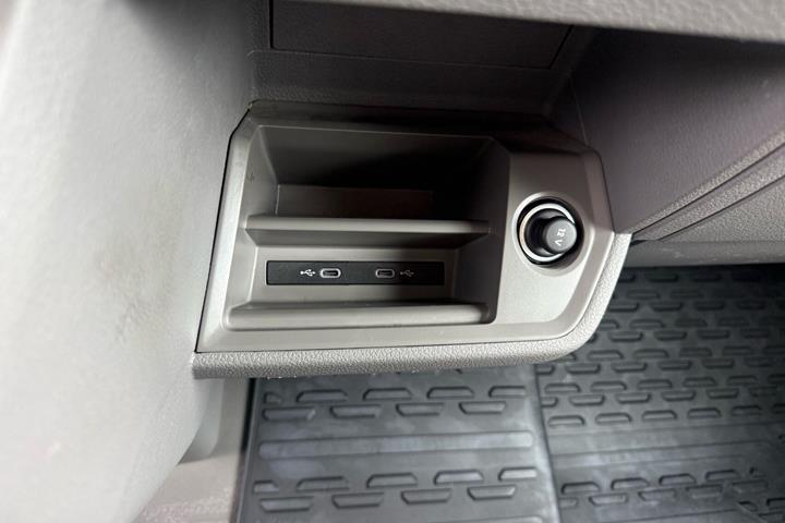Hvid VW Crafter fra 2022