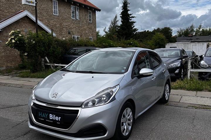 Sølv Peugeot 208 fra 2017