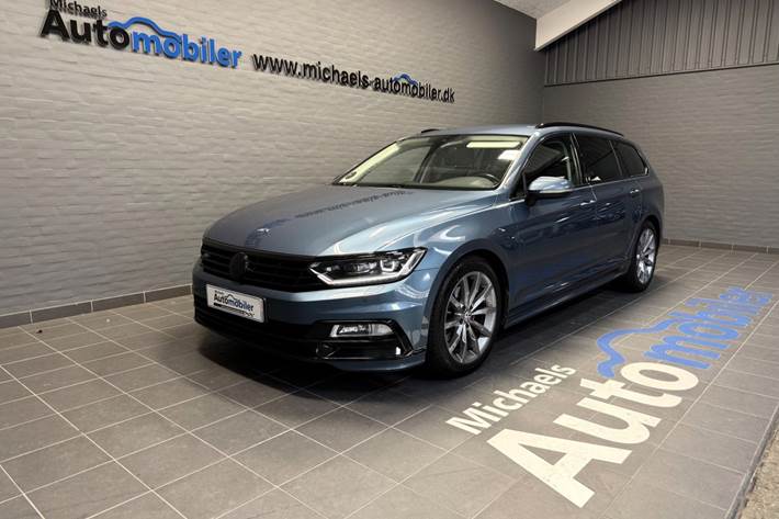 Blå VW Passat fra 2019 set udefra