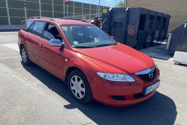 Rød Mazda 6 fra 2001