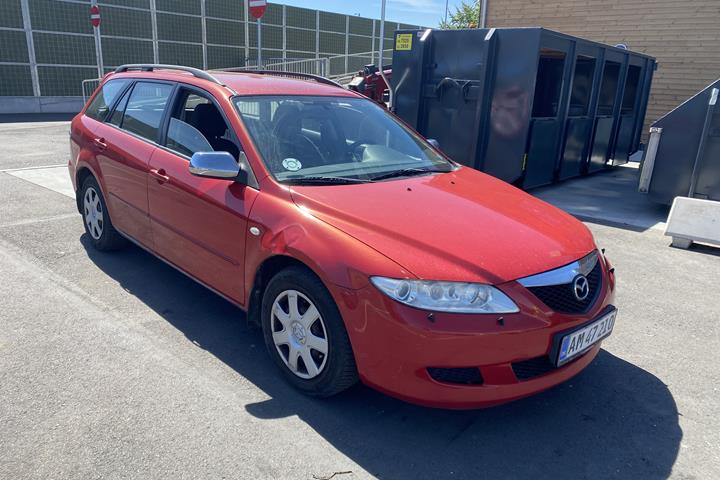Rød Mazda 6 fra 2001